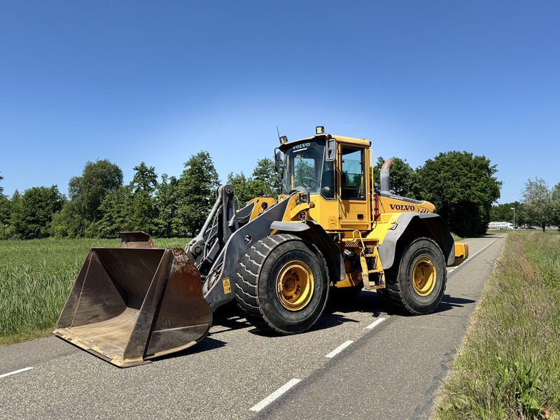 Volvo L110E - Wheel loader: picture 2 Volvo L110E - Wheel loader: picture 2