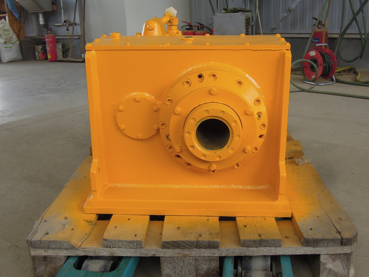 DK 900 - Drilling rig: picture 3 DK 900 - Drilling rig: picture 3