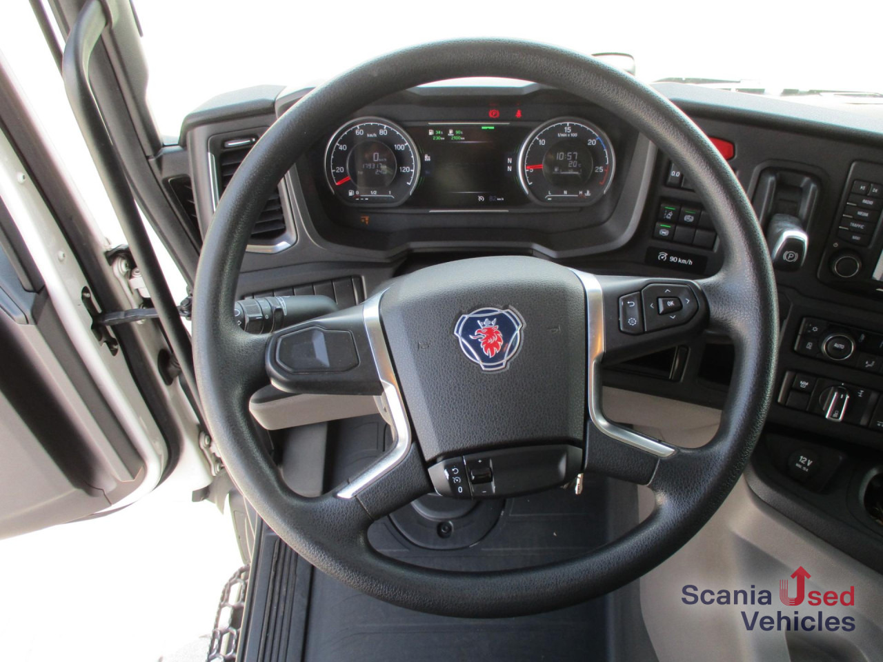 SCANIA P 320 B6x2*4LB - Beverage truck: picture 3 SCANIA P 320 B6x2*4LB - Beverage truck: picture 3