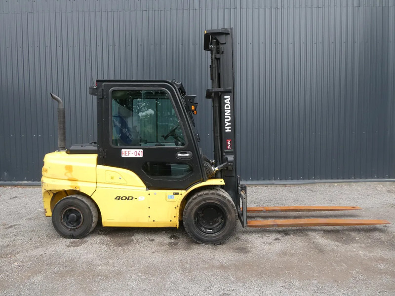 Forklift Hyundai 40D-9 6725 kg: picture 1