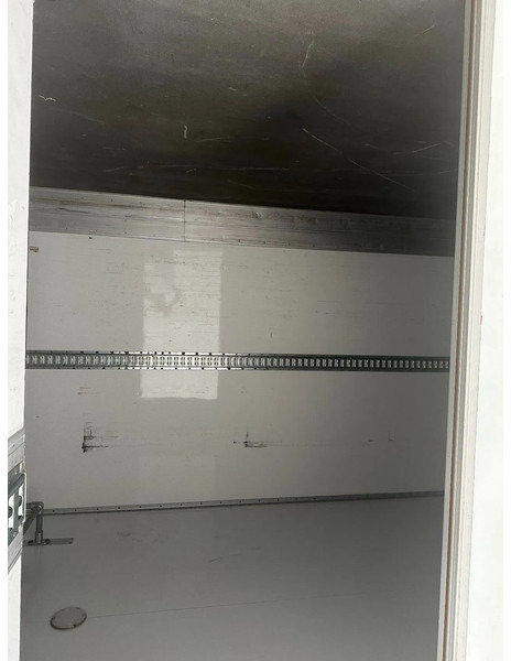 Refrigerator truck Renault D 12 220 / 264728 km: picture 17