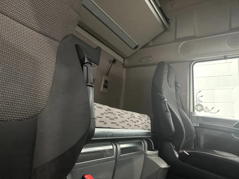 Tractor unit DAF XF 106.460 Superspacecab: picture 9 Tractor unit DAF XF 106.460 Superspacecab: picture 9