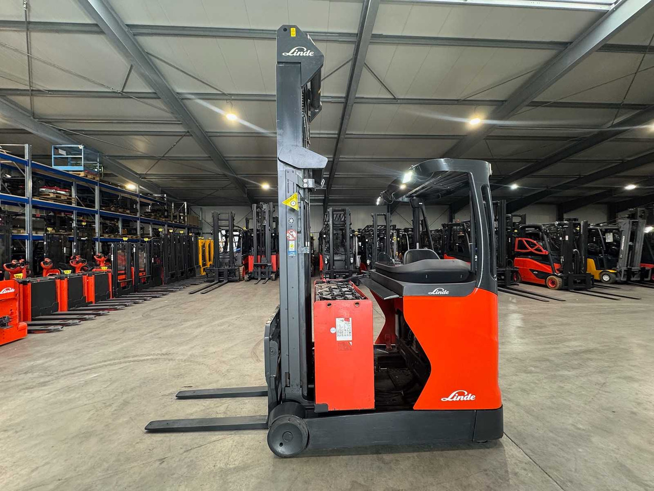 04/2019 SERVICE + UVV 11/2026 LINDE R16 1,600KG TRIPLEX 505CM RAVAS SCALES ELECTRIC FORKLIFT REACH TRUCK 3,671 HOURS - Forklift: picture 5 04/2019 SERVICE + UVV 11/2026 LINDE R16 1,600KG TRIPLEX 505CM RAVAS SCALES ELECTRIC FORKLIFT REACH TRUCK 3,671 HOURS - Forklift: picture 5