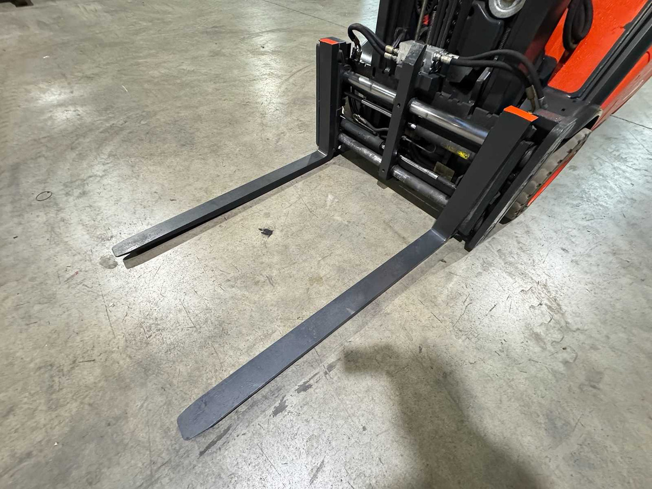 05/2024 SERVICE + UVV 12/2026 LINDE E16H 1.600KG 3.+4. VALVE FORK ADJUSTER DUPLEX FREE LIFT ELECTRIC FORKLIFT 7.089 HOURS - Forklift: picture 3 05/2024 SERVICE + UVV 12/2026 LINDE E16H 1.600KG 3.+4. VALVE FORK ADJUSTER DUPLEX FREE LIFT ELECTRIC FORKLIFT 7.089 HOURS - Forklift: picture 3