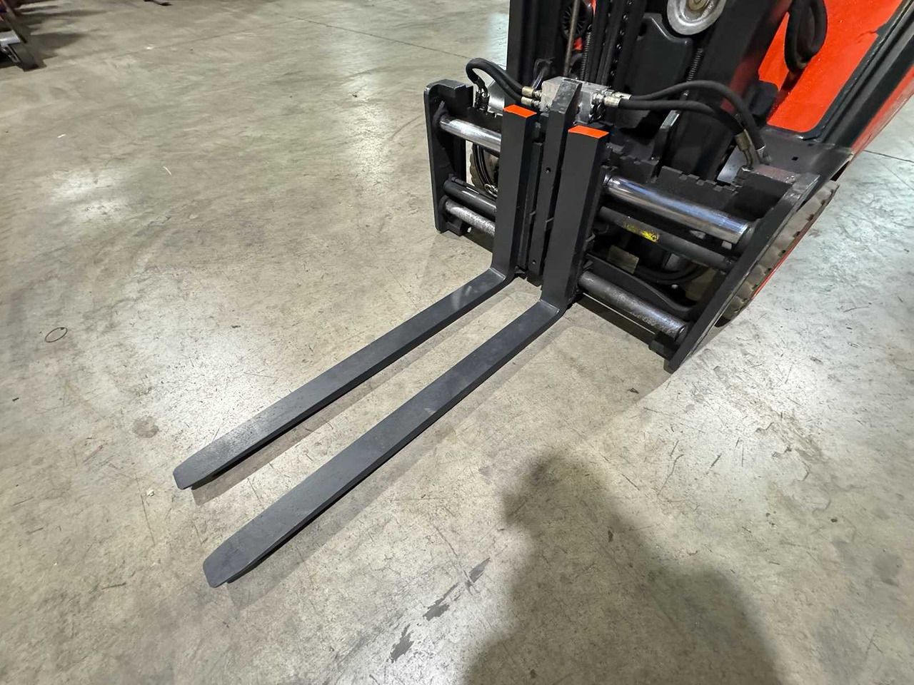 05/2024 SERVICE + UVV 12/2026 LINDE E16H 1.600KG 3.+4. VALVE FORK ADJUSTER DUPLEX FREE LIFT ELECTRIC FORKLIFT 7.089 HOURS - Forklift: picture 4 05/2024 SERVICE + UVV 12/2026 LINDE E16H 1.600KG 3.+4. VALVE FORK ADJUSTER DUPLEX FREE LIFT ELECTRIC FORKLIFT 7.089 HOURS - Forklift: picture 4