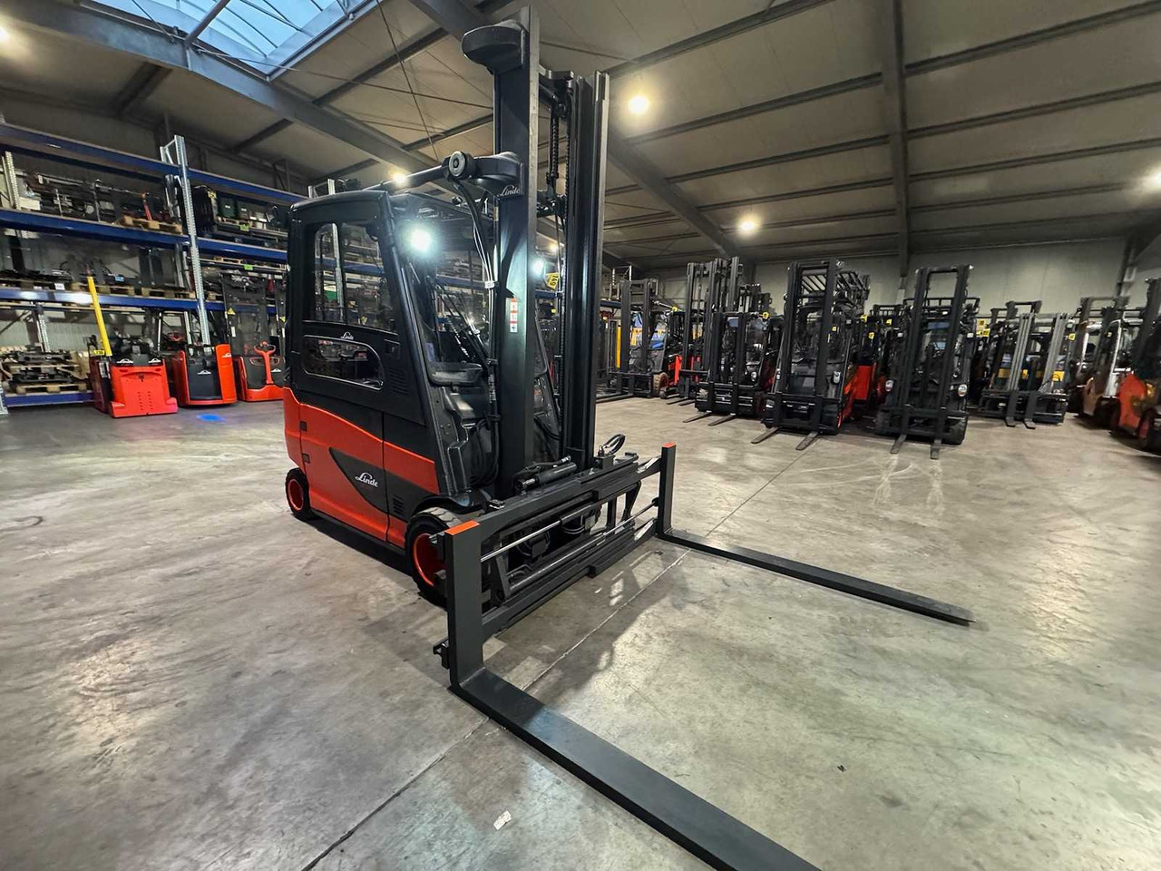 06/2023 SERVICE + UVV 11/2026 LINDE E35HL 3.500KG 3.+4. VALVE 180CM FORK ADJUSTER ELECTRIC FORKLIFT 8.839 HOURS - Forklift: picture 1 06/2023 SERVICE + UVV 11/2026 LINDE E35HL 3.500KG 3.+4. VALVE 180CM FORK ADJUSTER ELECTRIC FORKLIFT 8.839 HOURS - Forklift: picture 1