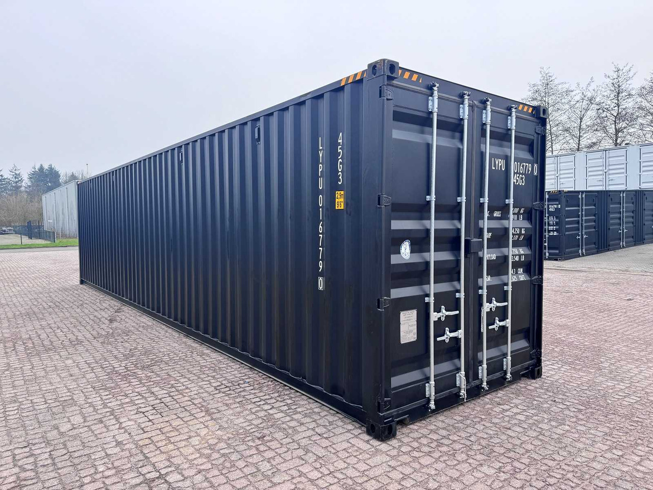 12 meter / 40ft HQ High Cube shipping container with 3 side doors - Shipping container: picture 5 12 meter / 40ft HQ High Cube shipping container with 3 side doors - Shipping container: picture 5