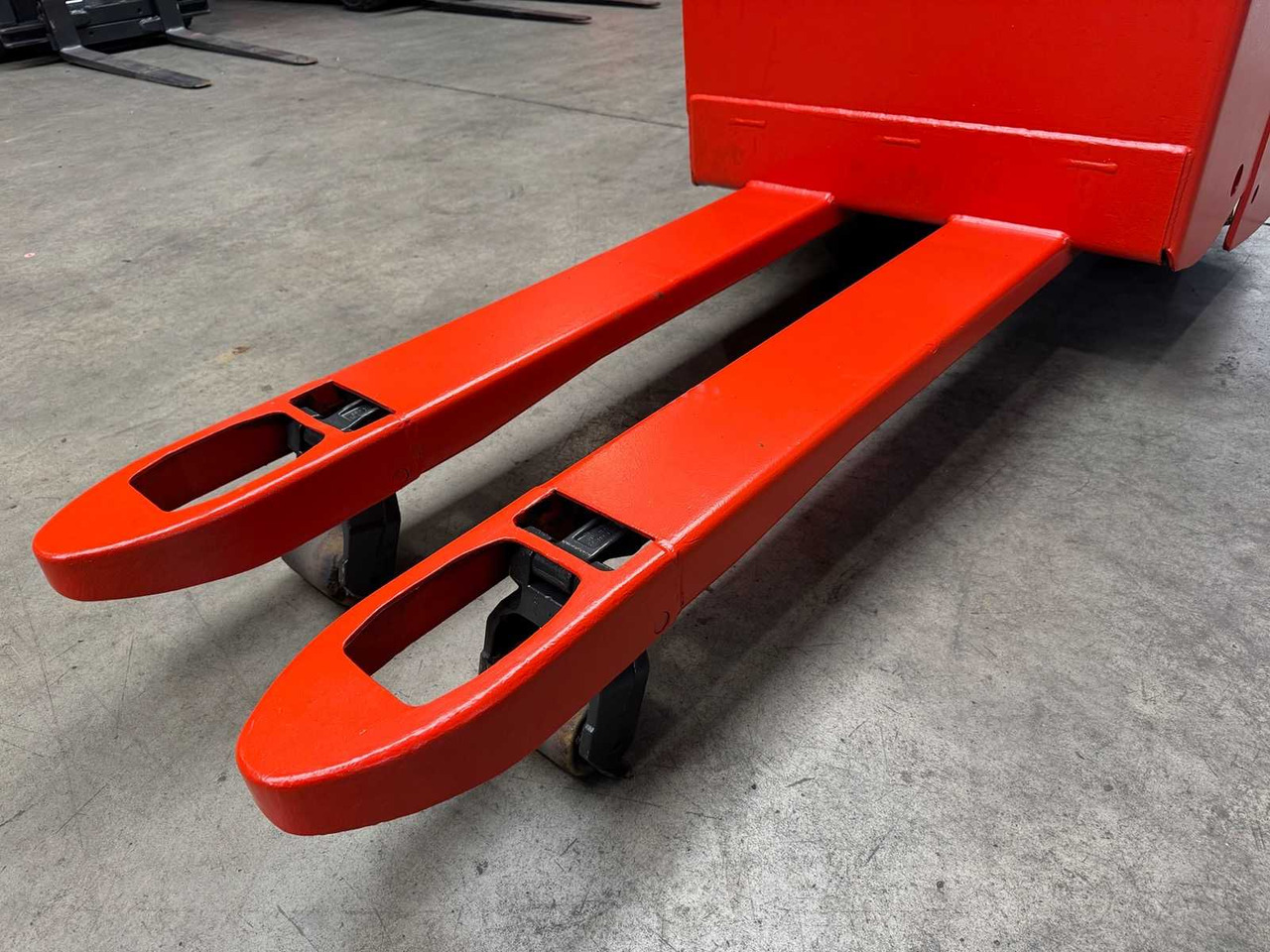 Forklift 13/2024 SERVICE +UVV 10/2026 LINDE T20SF 2.000KG PALLET TRUCK ANT STACKER 3.098 HOURS: picture 8