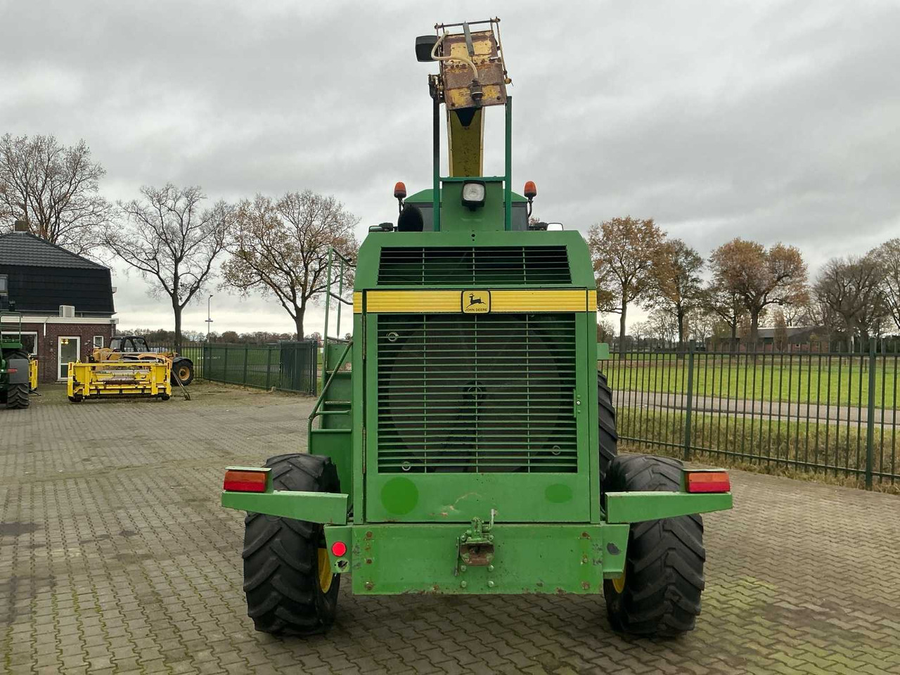 1999 JOHN DEERE 6750 FORAGE HARVESTER - Forage harvester: picture 4 1999 JOHN DEERE 6750 FORAGE HARVESTER - Forage harvester: picture 4