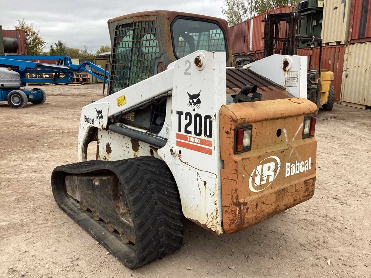 2001 BOBCAT T 200 SKID STEER LOADER - Compact track loader: picture 4 2001 BOBCAT T 200 SKID STEER LOADER - Compact track loader: picture 4
