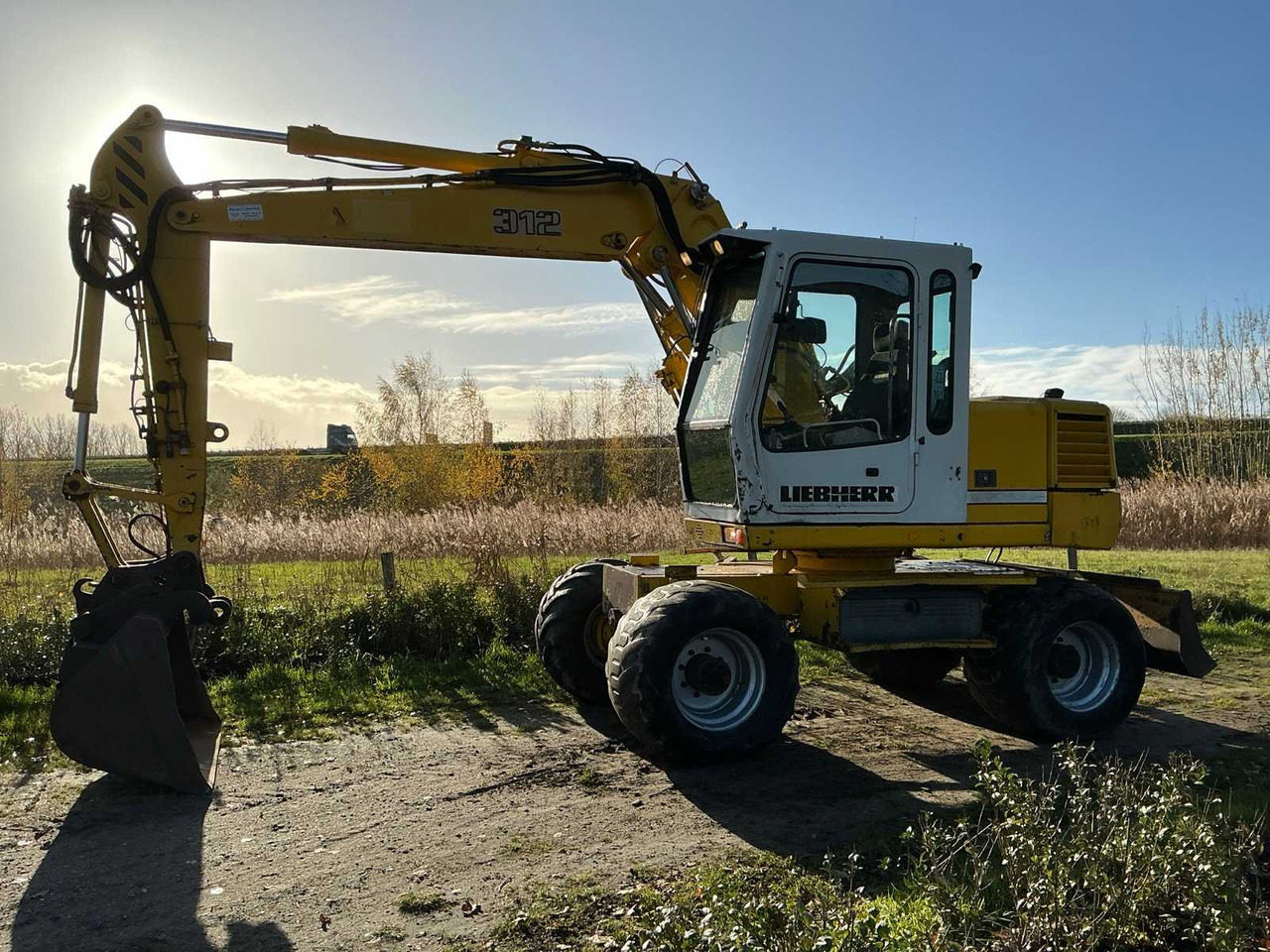 2001 LIEBHERR A312 WHEELED EXCAVATOR - Wheel excavator: picture 2 2001 LIEBHERR A312 WHEELED EXCAVATOR - Wheel excavator: picture 2