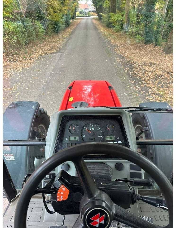 Farm tractor 2002 MASSEY FERGUSON 6255 FOUR WHEEL DRIVE FARM TRACTOR: picture 6 Farm tractor 2002 MASSEY FERGUSON 6255 FOUR WHEEL DRIVE FARM TRACTOR: picture 6