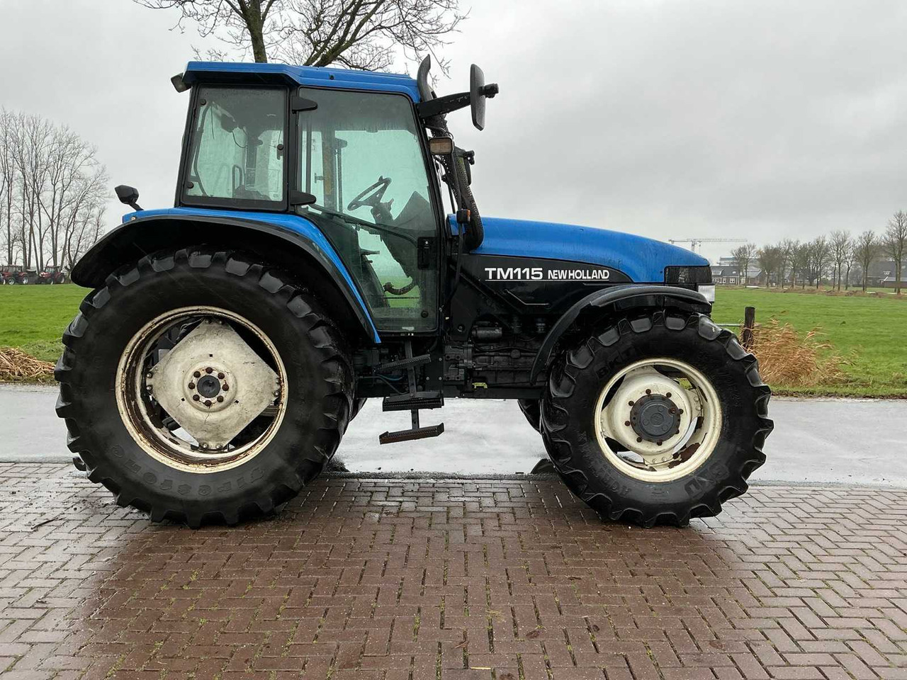 2002 NEW HOLLAND TM 115 ALL-WHEEL DRIVE FARM TRACTOR - Farm tractor: picture 5 2002 NEW HOLLAND TM 115 ALL-WHEEL DRIVE FARM TRACTOR - Farm tractor: picture 5