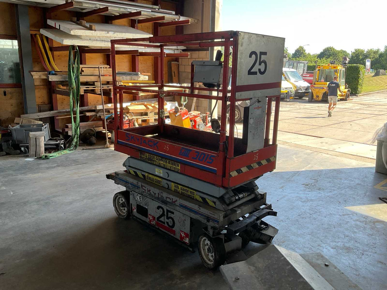 2002 SKYJACK SJ3 3015 AERIAL PLATFORM - Aerial platform: picture 4 2002 SKYJACK SJ3 3015 AERIAL PLATFORM - Aerial platform: picture 4