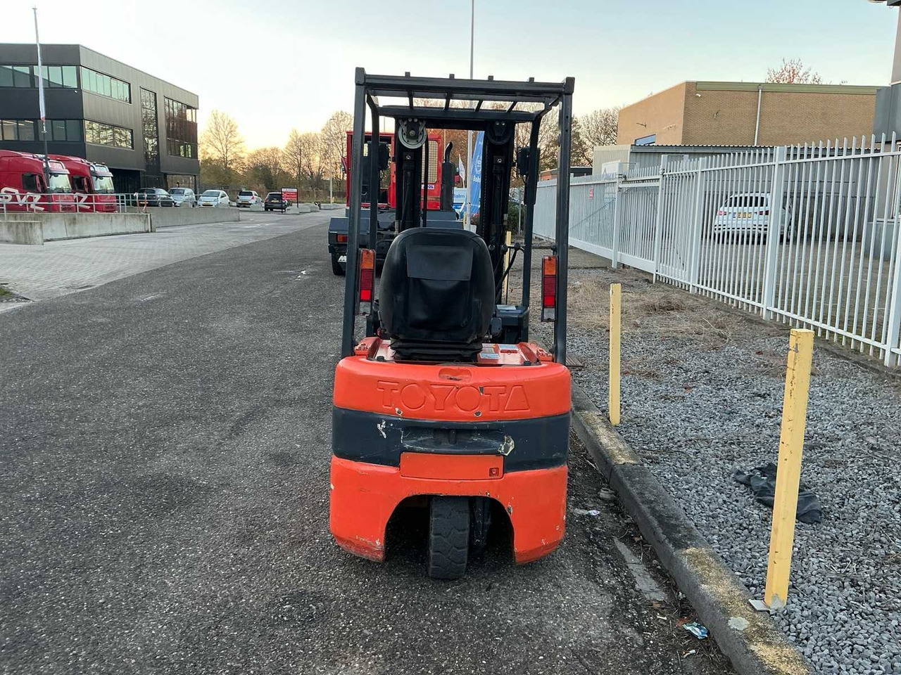 2004 TOYOTA FBESF15 FORKLIFT - Forklift: picture 5 2004 TOYOTA FBESF15 FORKLIFT - Forklift: picture 5