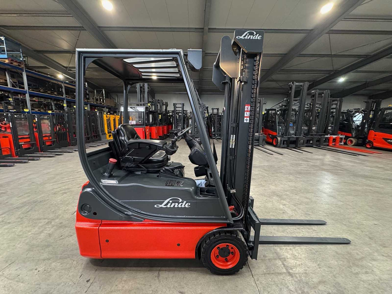 2006 SERVICE + UVV 12/2026 LINDE E14 2,977 HOURS 4X TIRES NEW ELECTRIC FORKLIFT. E20 E16 - Forklift: picture 5 2006 SERVICE + UVV 12/2026 LINDE E14 2,977 HOURS 4X TIRES NEW ELECTRIC FORKLIFT. E20 E16 - Forklift: picture 5