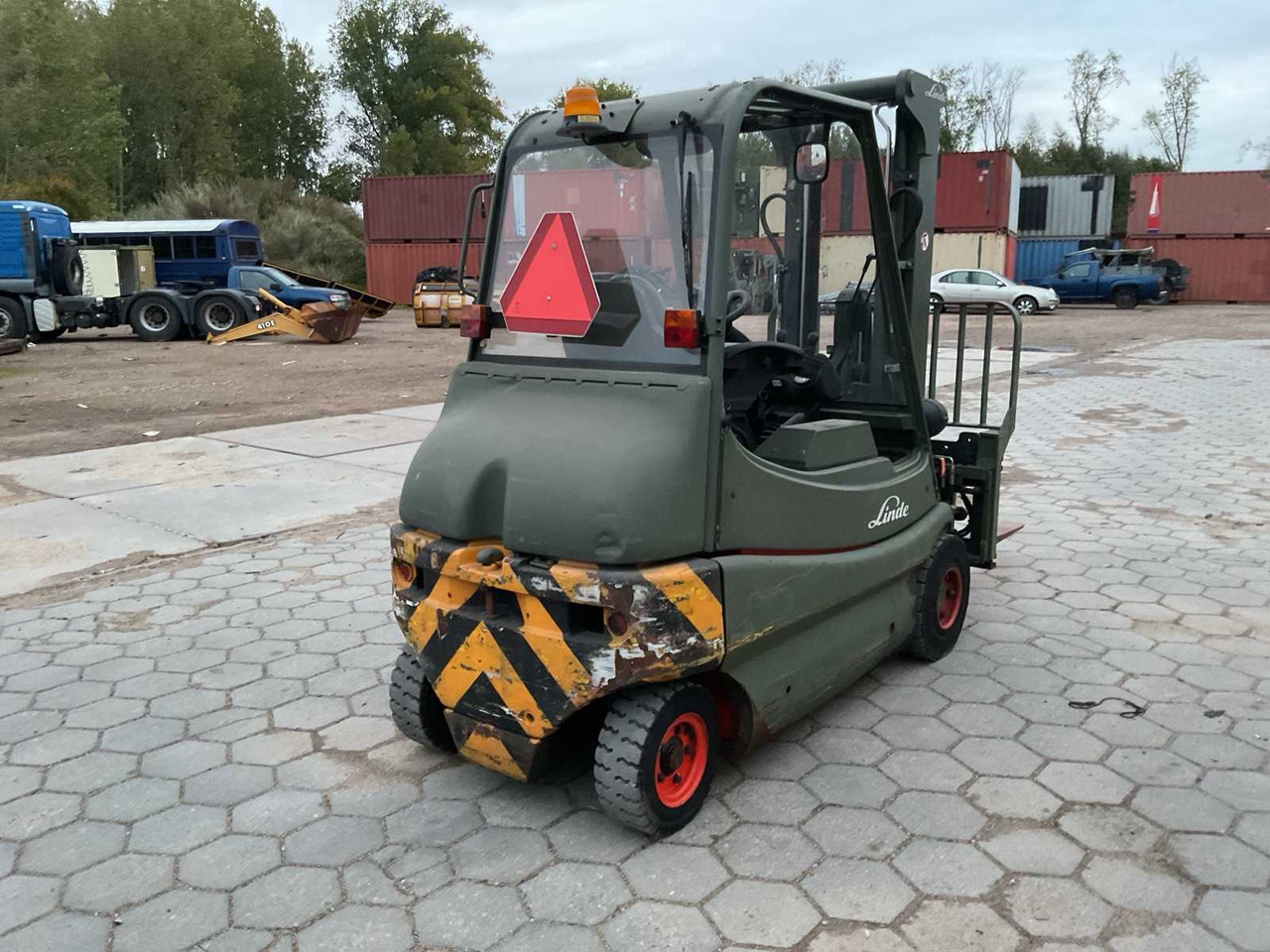 2009 LINDE E35 FORKLIFT - Forklift: picture 3 2009 LINDE E35 FORKLIFT - Forklift: picture 3