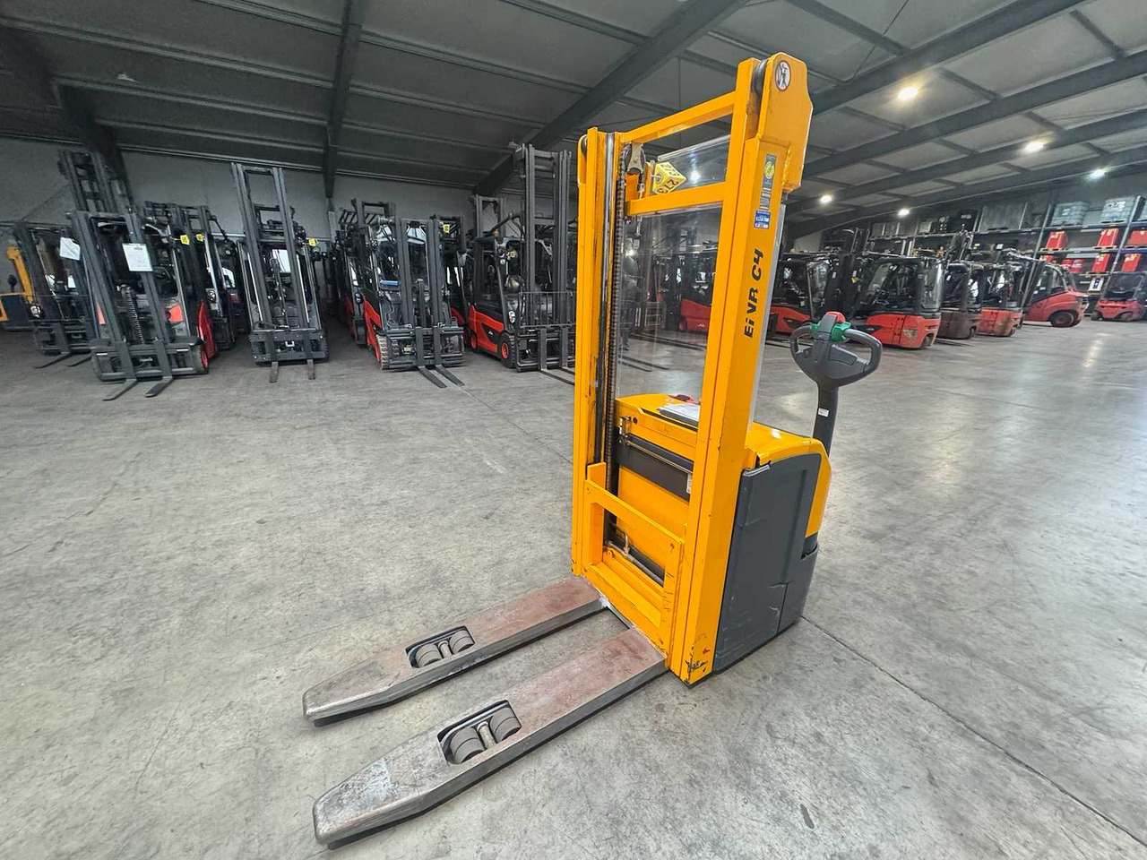 2011 JUNGHEINRICH EJC220 2,000KG STACKER PALLET TRUCK ANT 2,045 HOURS - Forklift: picture 3 2011 JUNGHEINRICH EJC220 2,000KG STACKER PALLET TRUCK ANT 2,045 HOURS - Forklift: picture 3