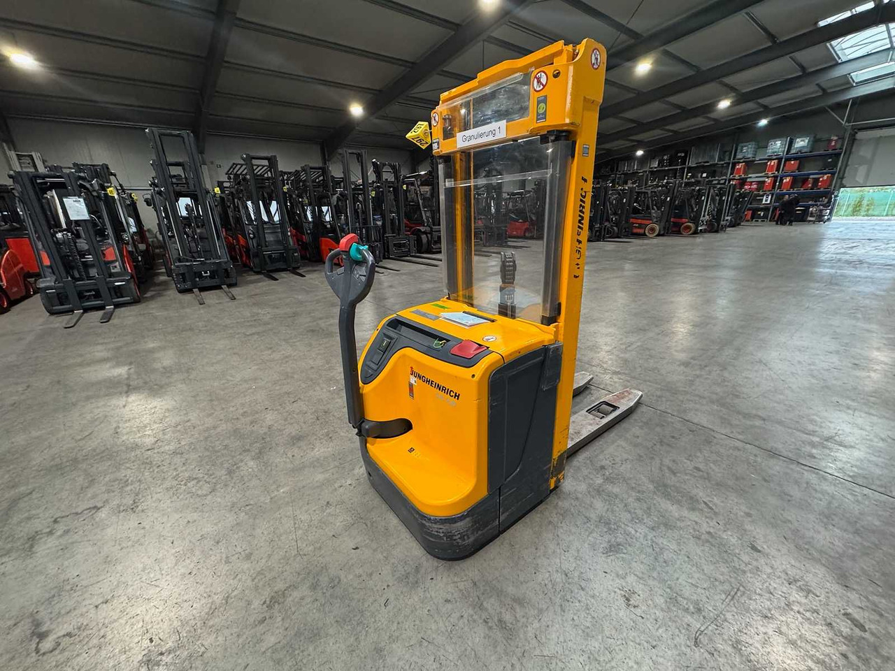 2011 SERVICE 09/2026 JUNGHEINRICH EJC220 2,000KG STACKER PALLET TRUCK ANT FREE LIFT - Forklift: picture 2 2011 SERVICE 09/2026 JUNGHEINRICH EJC220 2,000KG STACKER PALLET TRUCK ANT FREE LIFT - Forklift: picture 2