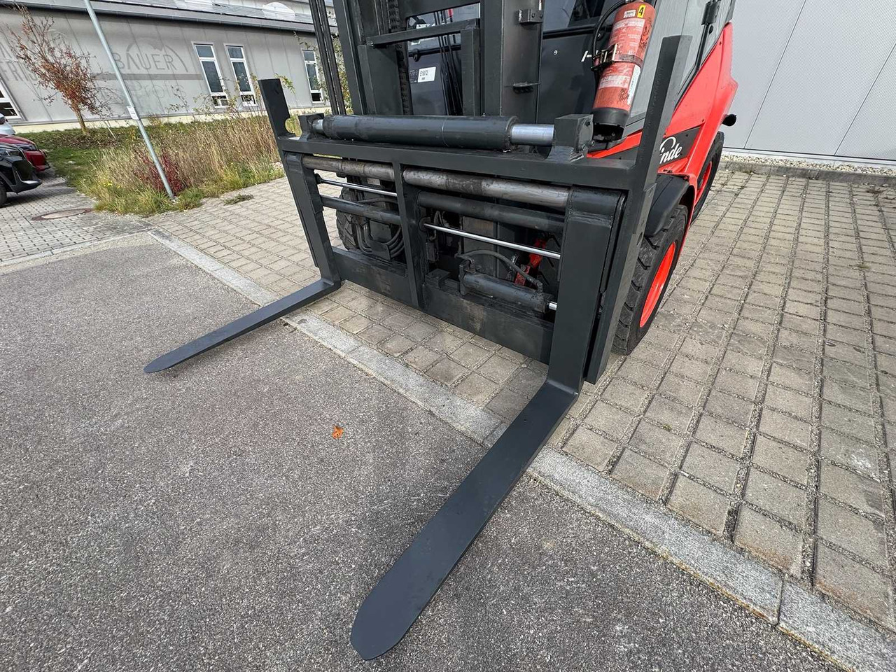 2015 SERVICE 10/2025 LINDE H70D 3RD + 4TH VALVE FORK ADJUSTER DIESEL FORKLIFT 10,706 HOURS - Forklift: picture 4 2015 SERVICE 10/2025 LINDE H70D 3RD + 4TH VALVE FORK ADJUSTER DIESEL FORKLIFT 10,706 HOURS - Forklift: picture 4