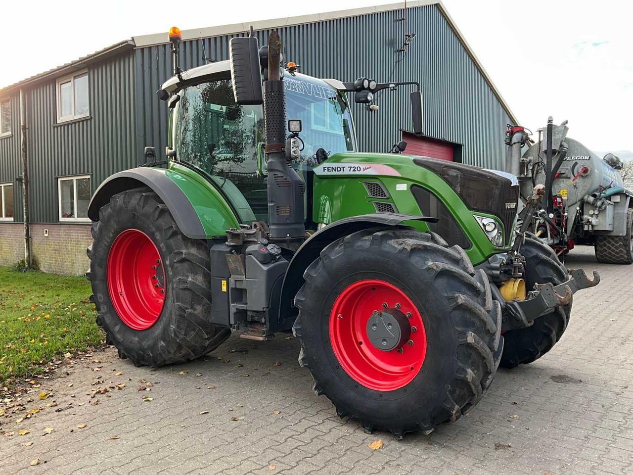 2017 FENDT 720 VARIO ALL-WHEEL DRIVE AGRICULTURAL TRACTOR - Farm tractor: picture 2 2017 FENDT 720 VARIO ALL-WHEEL DRIVE AGRICULTURAL TRACTOR - Farm tractor: picture 2