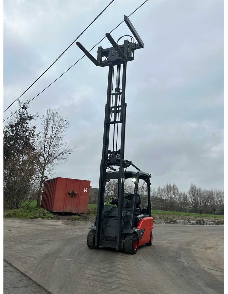 2017 LINDE E20PL-02 FORKLIFT - Forklift: picture 3 2017 LINDE E20PL-02 FORKLIFT - Forklift: picture 3