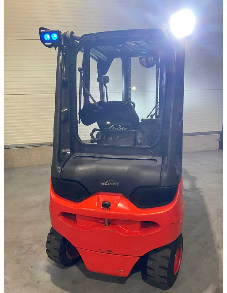 2017 LINDE E30L-01 3000KG FORKLIFT - Forklift: picture 4 2017 LINDE E30L-01 3000KG FORKLIFT - Forklift: picture 4