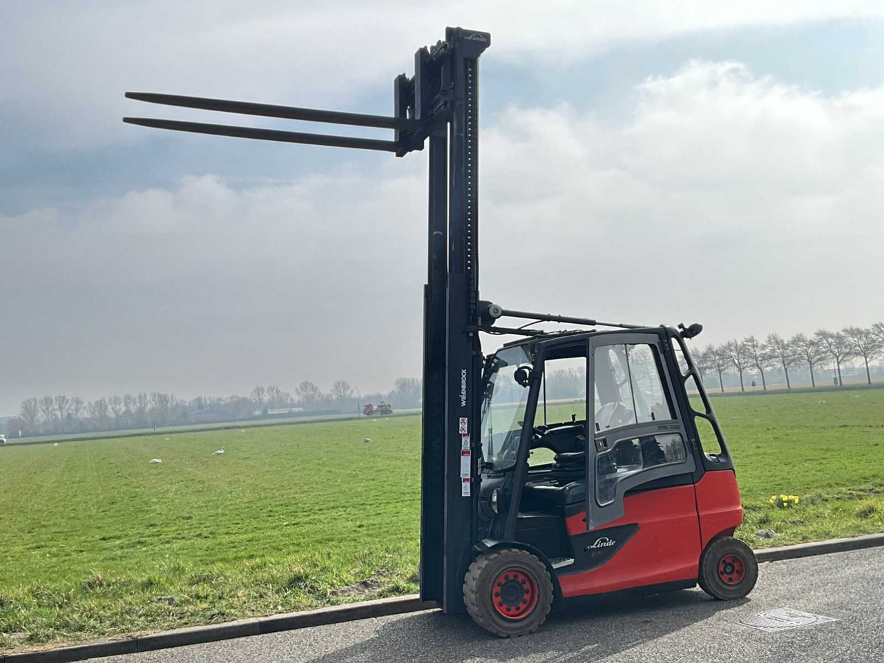 2017 LINDE E50HL 5000KG FORKLIFT TRUCK PACKED WITH OPTIONS - Forklift: picture 5 2017 LINDE E50HL 5000KG FORKLIFT TRUCK PACKED WITH OPTIONS - Forklift: picture 5