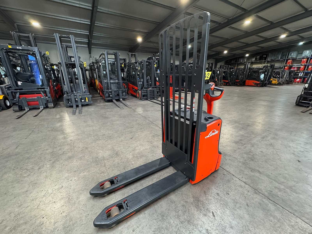 2017 LINDE T16L PALLET TRUCK ANT STACKER INITIAL STROKE 1,677 HOURS - Forklift: picture 3 2017 LINDE T16L PALLET TRUCK ANT STACKER INITIAL STROKE 1,677 HOURS - Forklift: picture 3