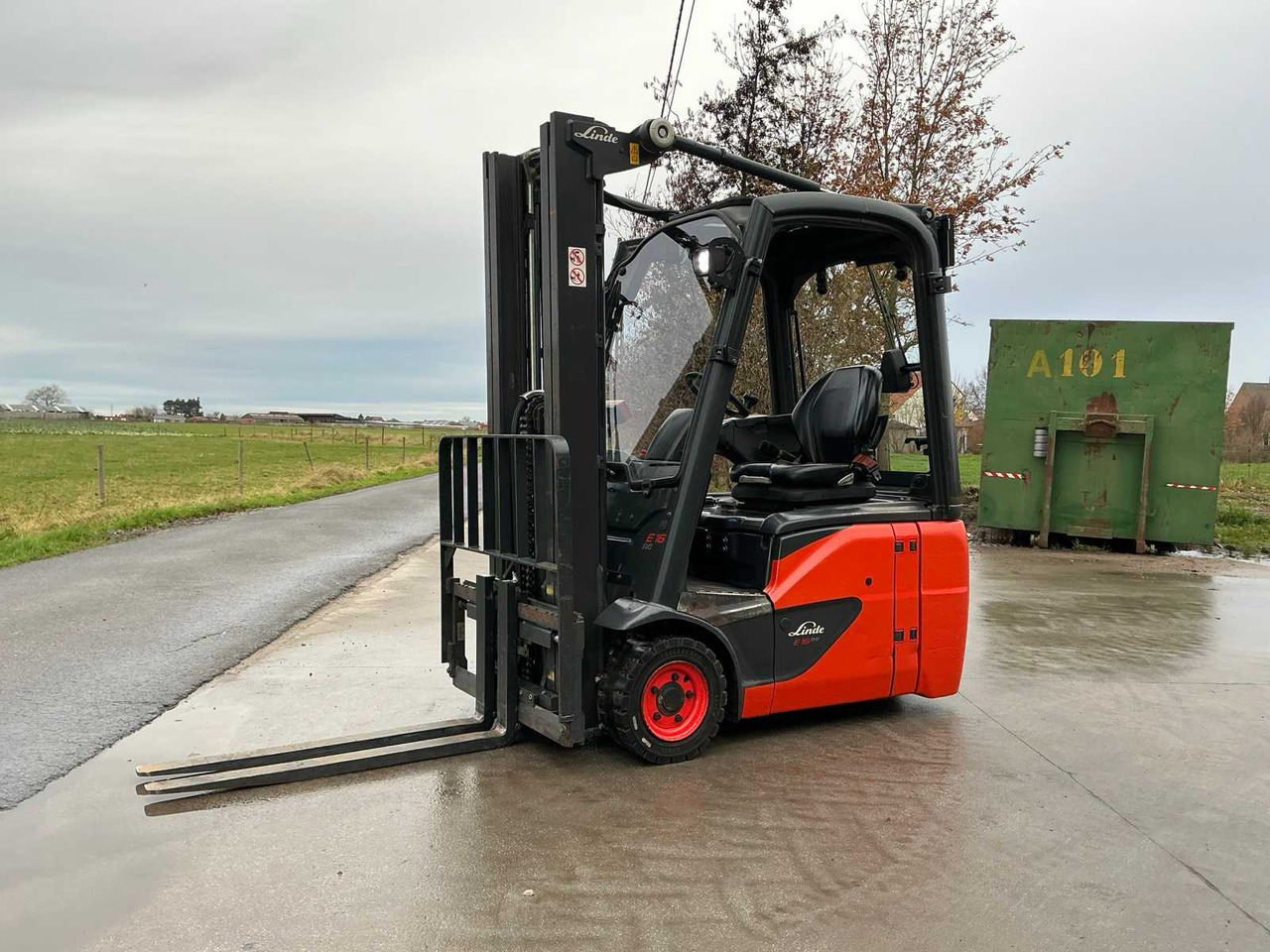 2018 LINDE E16C-02 FORKLIFT - Forklift: picture 3 2018 LINDE E16C-02 FORKLIFT - Forklift: picture 3