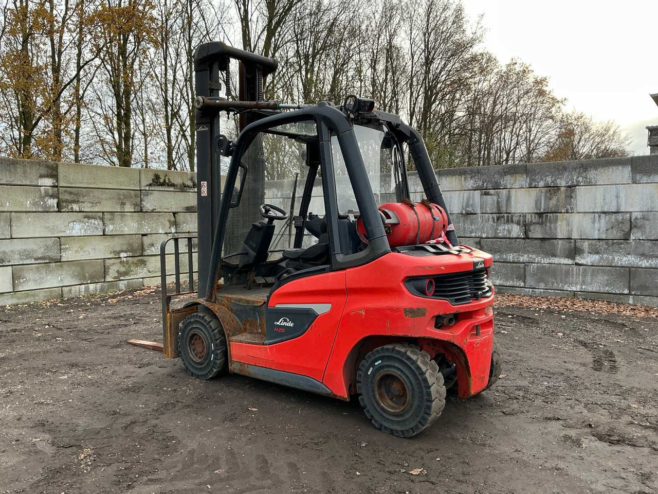 2020 LINDE H25T-01 FORKLIFT - Forklift: picture 3 2020 LINDE H25T-01 FORKLIFT - Forklift: picture 3