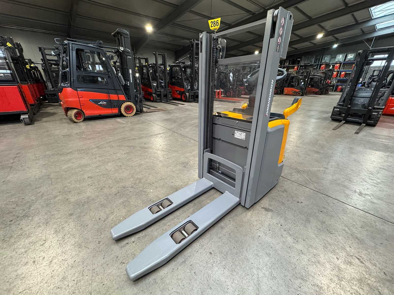 2020 SERVICE 12/2026 JUNGHEINRICH ERC214 EVO 1,400KG PLATFORM STACKER PALLET TRUCK ANT 1,734 HOURS - Forklift: picture 2 2020 SERVICE 12/2026 JUNGHEINRICH ERC214 EVO 1,400KG PLATFORM STACKER PALLET TRUCK ANT 1,734 HOURS - Forklift: picture 2