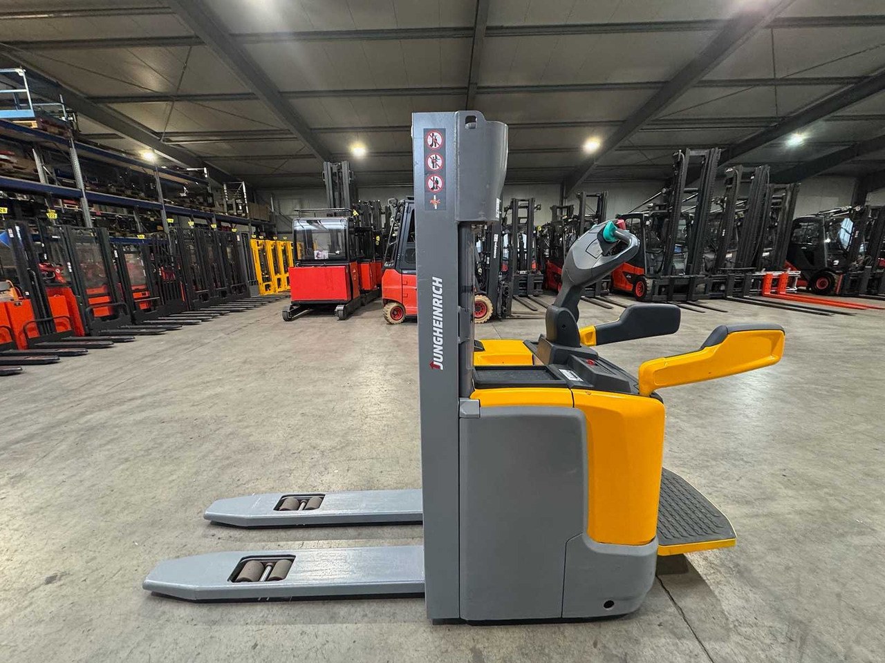 2020 SERVICE 12/2026 JUNGHEINRICH ERC214 EVO 1,400KG PLATFORM STACKER PALLET TRUCK ANT 1,734 HOURS - Forklift: picture 1 2020 SERVICE 12/2026 JUNGHEINRICH ERC214 EVO 1,400KG PLATFORM STACKER PALLET TRUCK ANT 1,734 HOURS - Forklift: picture 1