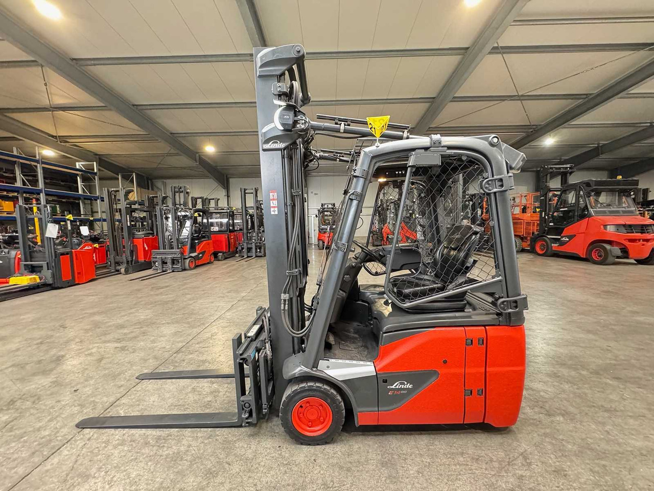 2020 SERVICE + UVV 07/2026 LINDE E14-02 EVO 1,400KG 3RD + 4TH VALVE FORK ADJUSTER FREE LIFT 11,848 HOURS - Forklift: picture 5 2020 SERVICE + UVV 07/2026 LINDE E14-02 EVO 1,400KG 3RD + 4TH VALVE FORK ADJUSTER FREE LIFT 11,848 HOURS - Forklift: picture 5