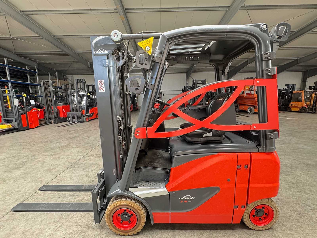 2020 SERVICE+UVV 07/2026 LINDE E16PH TRIPLEX 462CM ELECTRIC FORKLIFT 5,194 HOURS - Forklift: picture 4 2020 SERVICE+UVV 07/2026 LINDE E16PH TRIPLEX 462CM ELECTRIC FORKLIFT 5,194 HOURS - Forklift: picture 4