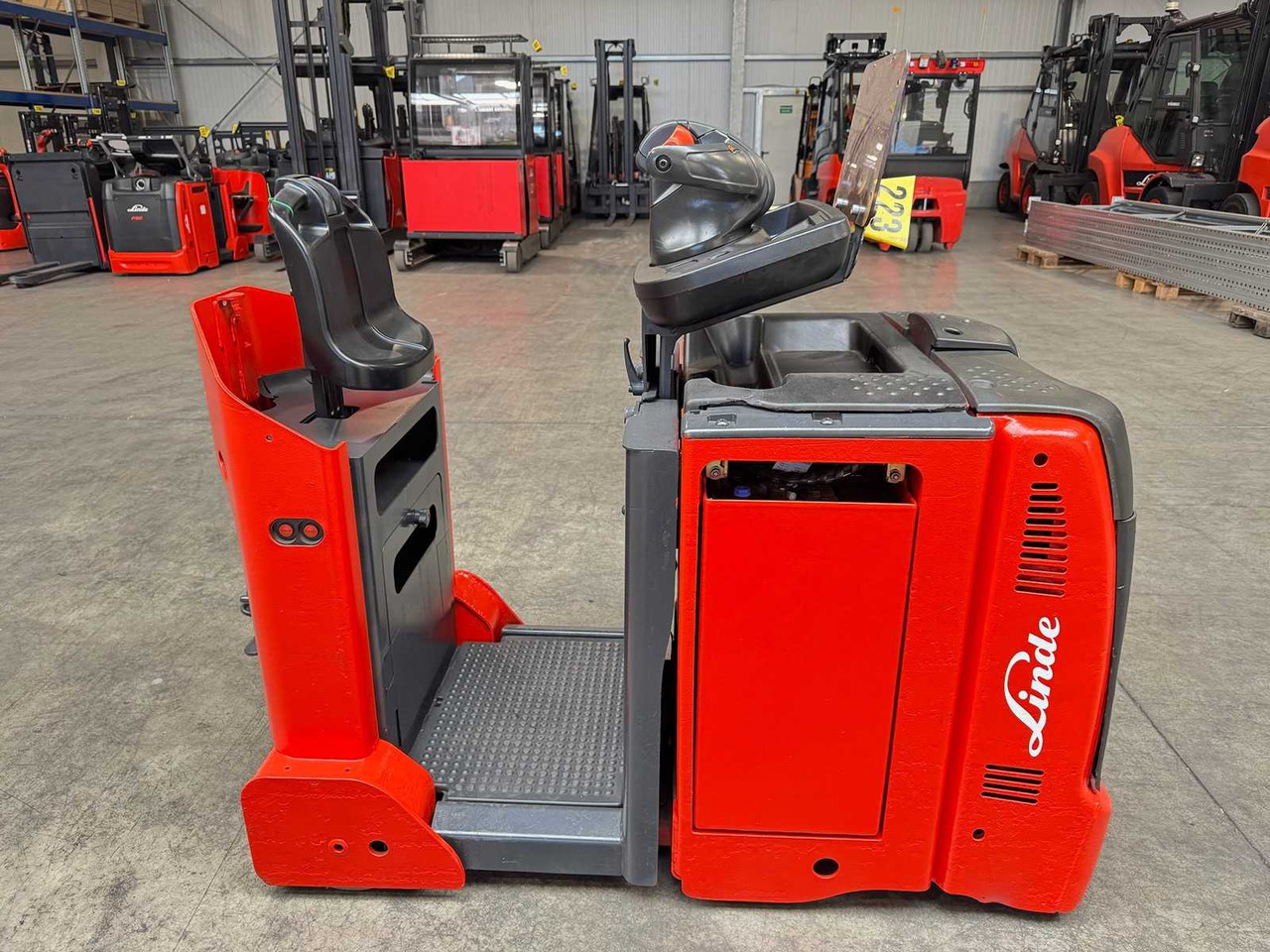 2023 SERVICE + UVV 06/2026 LINDE P50C 5.000KG TRACTOR TOWING VEHICLE TRACTOR 2.633 HOURS 500AH BATTERY - Forklift: picture 2 2023 SERVICE + UVV 06/2026 LINDE P50C 5.000KG TRACTOR TOWING VEHICLE TRACTOR 2.633 HOURS 500AH BATTERY - Forklift: picture 2