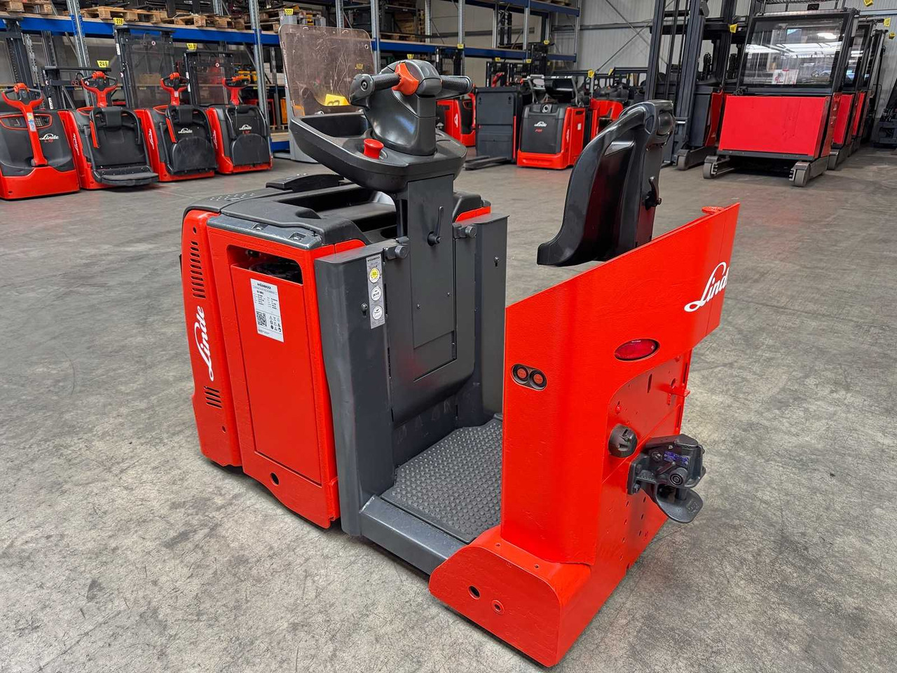 2023 SERVICE + UVV 06/2026 LINDE P50C 5.000KG TRACTOR TOWING VEHICLE TRACTOR 2.633 HOURS 500AH BATTERY - Forklift: picture 4 2023 SERVICE + UVV 06/2026 LINDE P50C 5.000KG TRACTOR TOWING VEHICLE TRACTOR 2.633 HOURS 500AH BATTERY - Forklift: picture 4