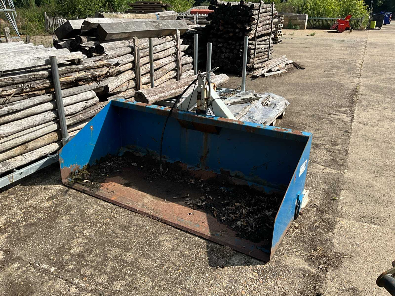 3-point carrying box tractor - Forestry trailer: picture 2 3-point carrying box tractor - Forestry trailer: picture 2