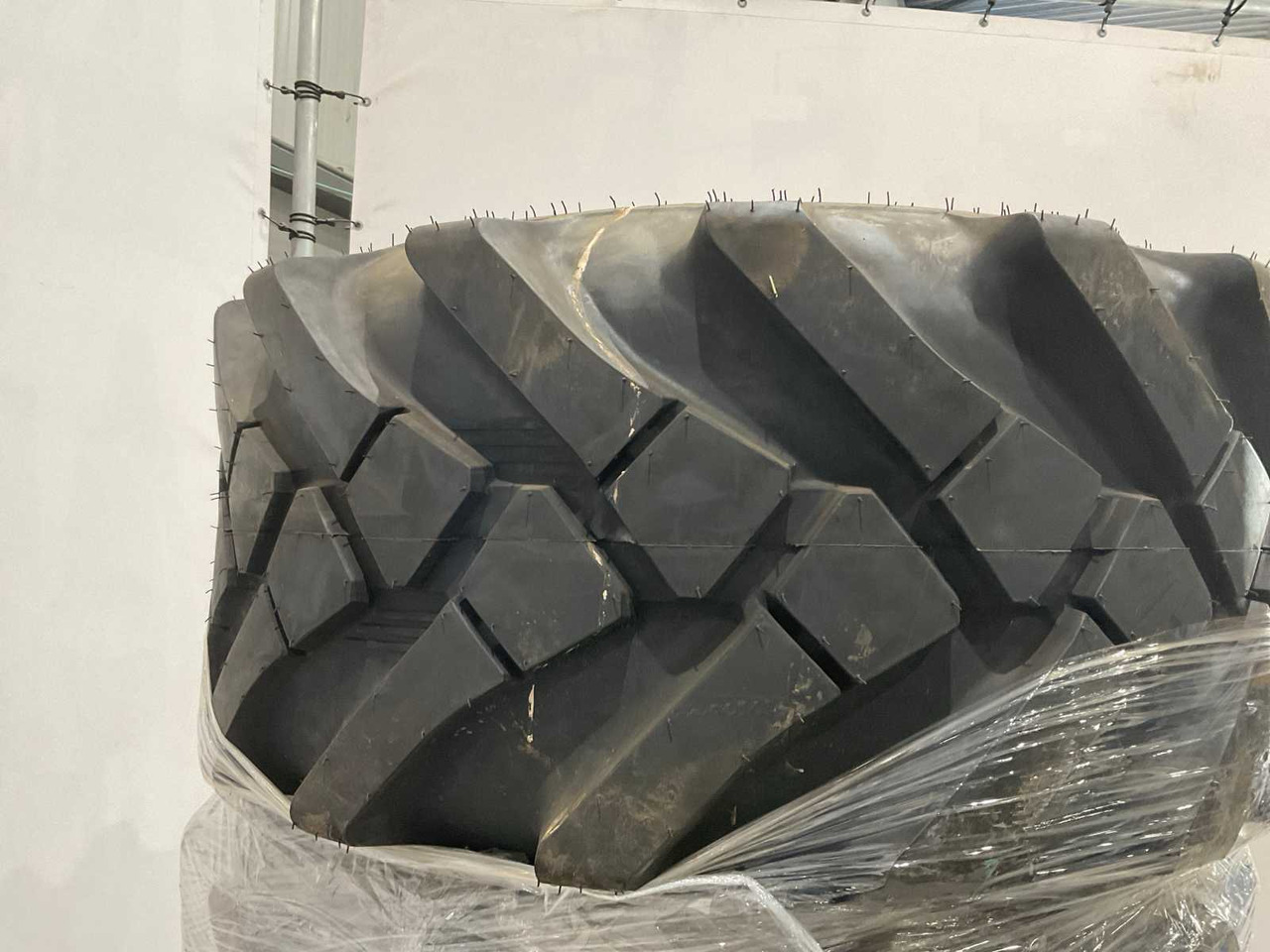 Alliance - Wheels and tires for Farm tractor: picture 4 Alliance - Wheels and tires for Farm tractor: picture 4