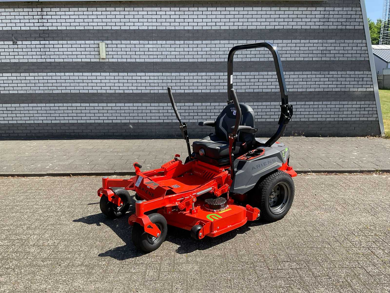 Ariens Zenith E48 - Garden mower: picture 1 Ariens Zenith E48 - Garden mower: picture 1