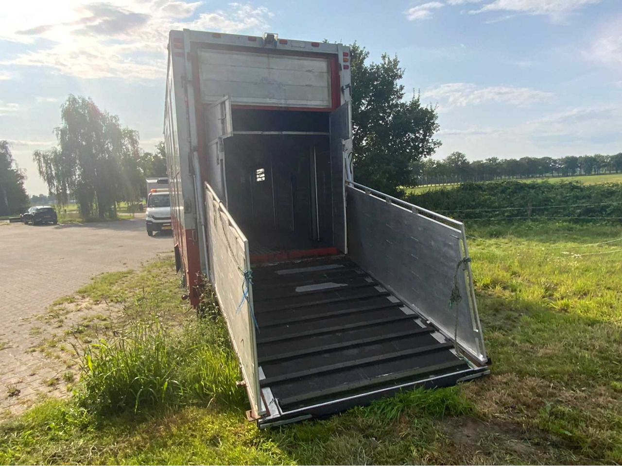 Livestock trailer Berdex AV.1018: picture 8