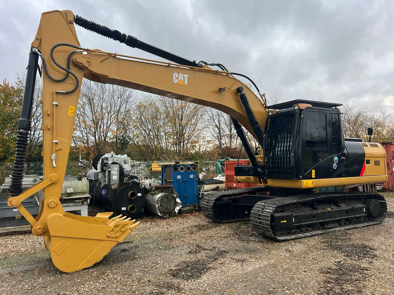 CATERPILLAR - 2016 - 320 D2 - CRAWLER EXCAVATOR - Excavator: picture 1 CATERPILLAR - 2016 - 320 D2 - CRAWLER EXCAVATOR - Excavator: picture 1