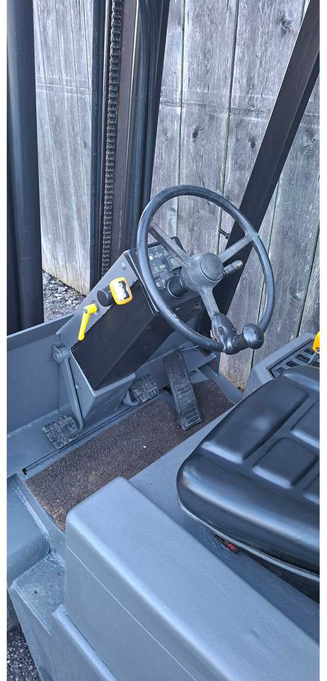 Forklift CLARK - DPM 20 SB - 1990 - FORKLIFT: picture 8 Forklift CLARK - DPM 20 SB - 1990 - FORKLIFT: picture 8