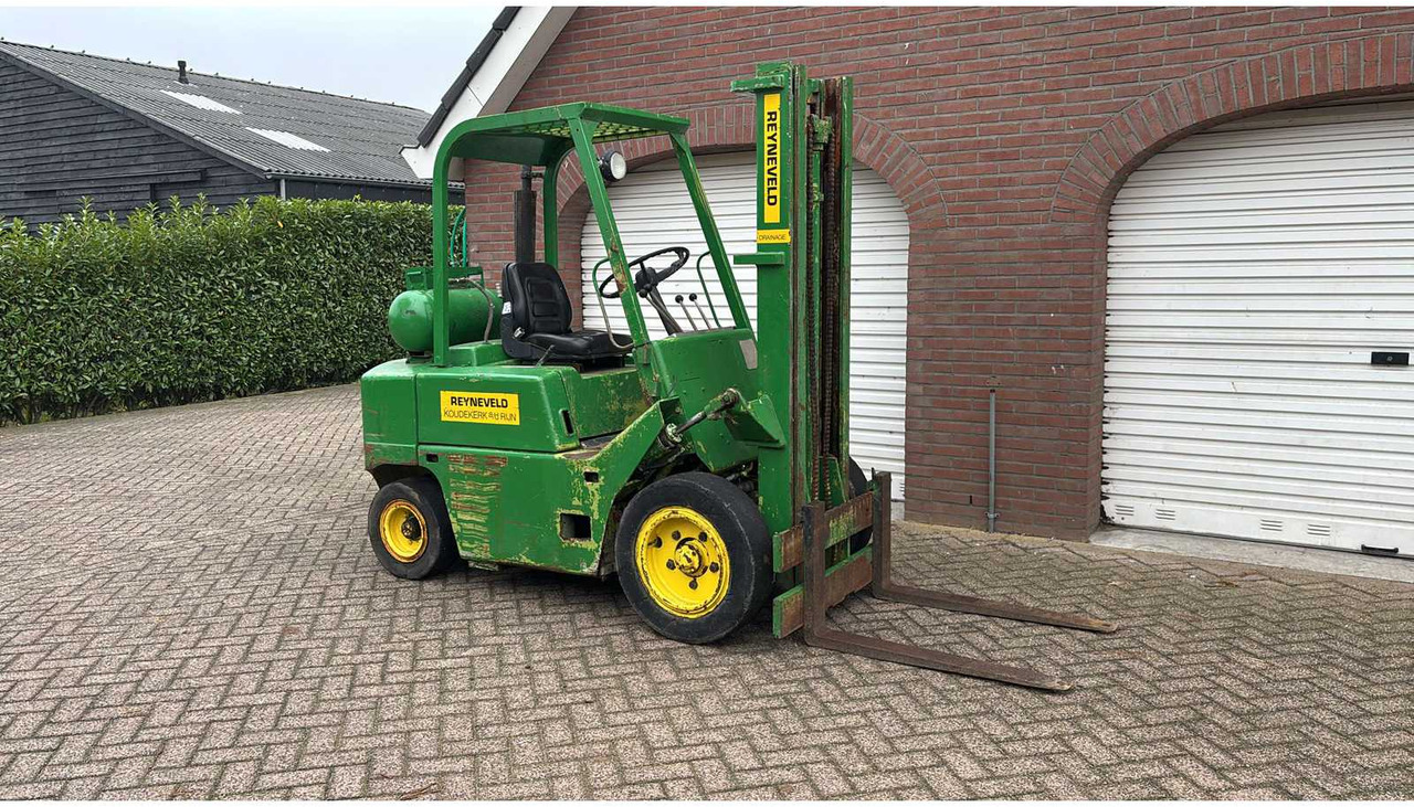 CLARK FORKLIFT - Forklift: picture 3 CLARK FORKLIFT - Forklift: picture 3