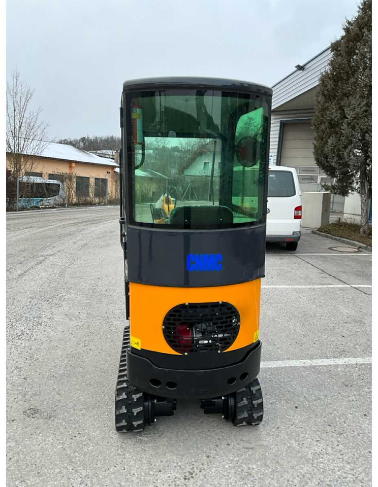 CNM-10 - Mini excavator: picture 3 CNM-10 - Mini excavator: picture 3