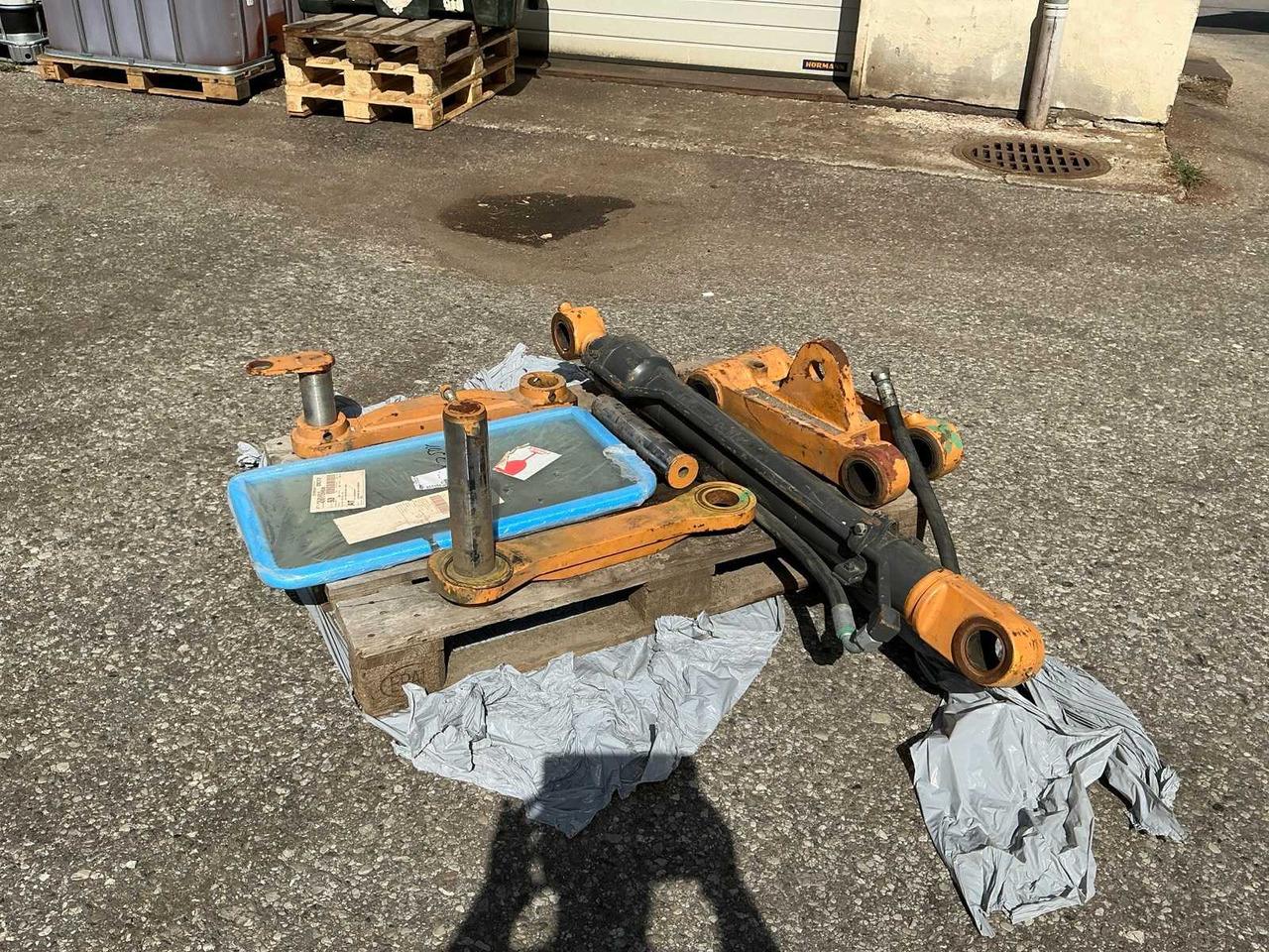 Crawler excavator Case CX145C SR: picture 37