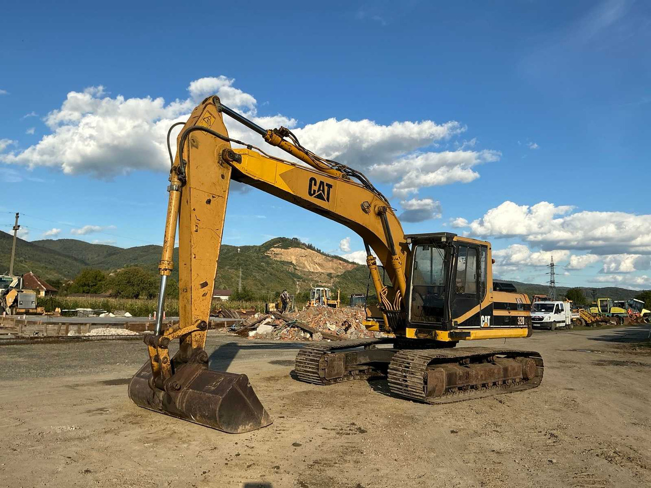 Caterpillar 320 L - Crawler excavator: picture 1 Caterpillar 320 L - Crawler excavator: picture 1