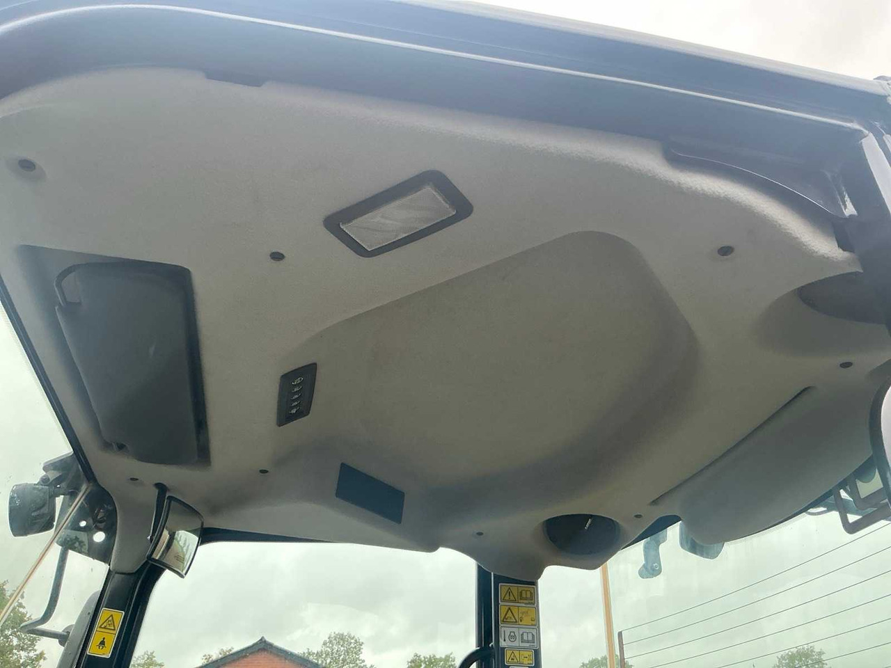 Wheel loader Caterpillar 906M: picture 32