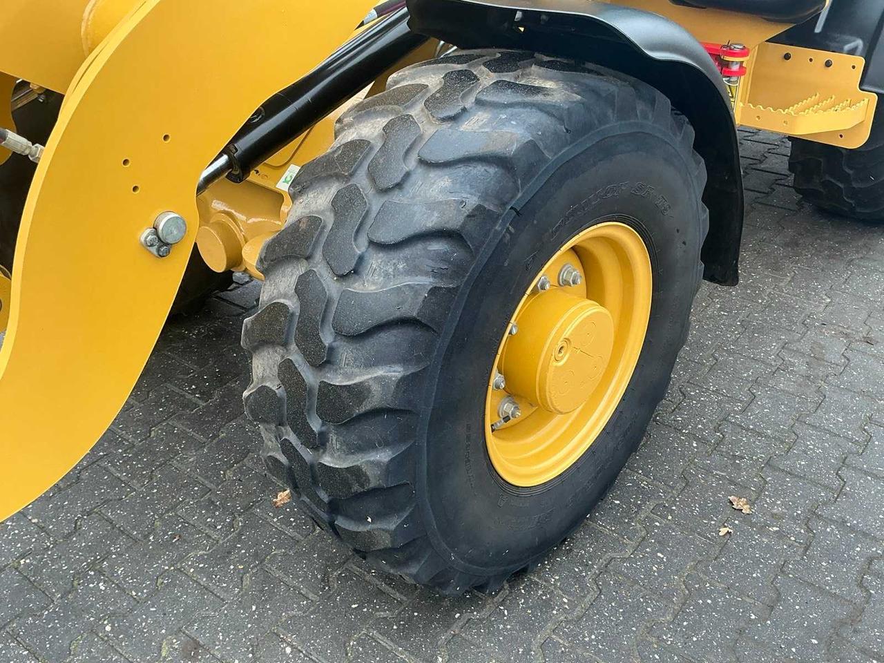 Wheel loader Caterpillar 906M: picture 12