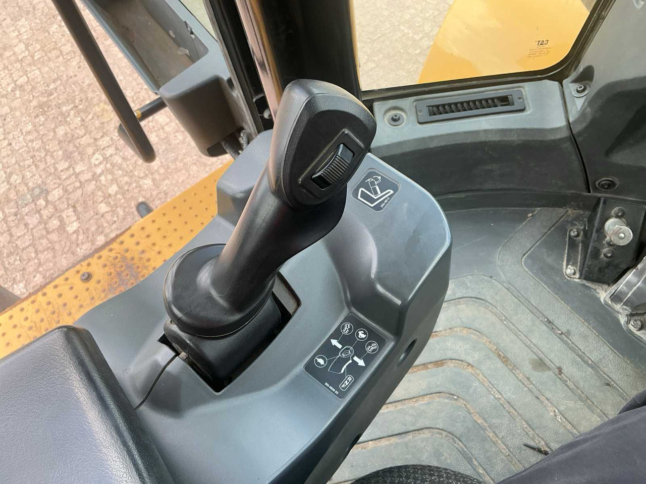 Wheel loader Caterpillar 972M XE: picture 42